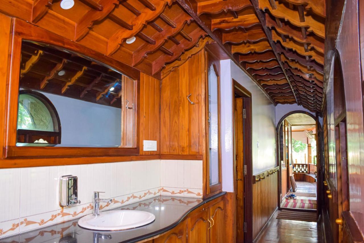 Rajahamsam Houseboat Villa Kumarakom Eksteriør bilde