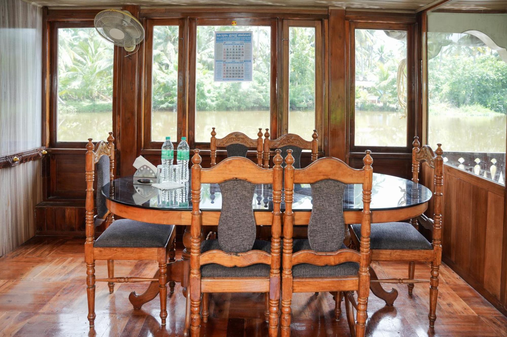 Rajahamsam Houseboat Villa Kumarakom Eksteriør bilde